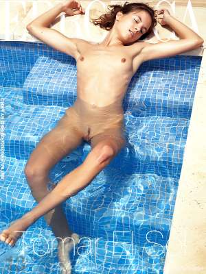 Tomar El Sol Gallery with Naked Beauty Antea